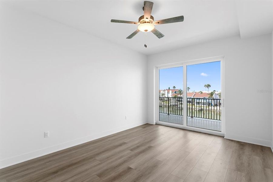 Spacious, unfurnished interior of a new home in Residences at Town Center, Madeira Beach (Image 39).