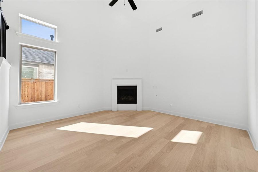 Spacious, unfurnished interior of a new home in Mantua Point Gardens, Van Alstyne (Image 26). Spacious, unfurnished interior of a new home in Mantua Point Gardens, Van Alstyne (Image 26).