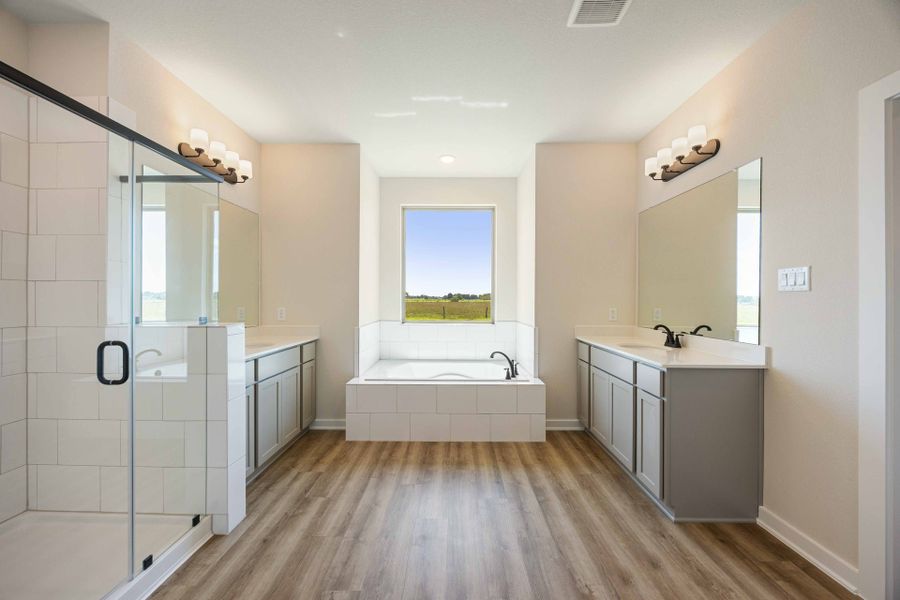 6719 Pelican Lane - Arlington - Owner's Bath