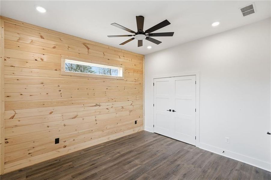 Spacious, unfurnished interior of a new home in , Ranger (Image 25).