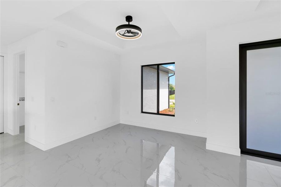 Spacious, unfurnished interior of a new home in , Lehigh Acres (Image 25).