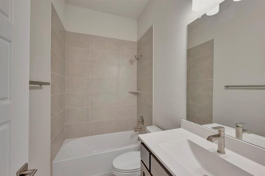 Furnished interior view inside a new home in Creekshaw – Gardens, Royse City (Image 6). Furnished interior view inside a new home in Creekshaw – Gardens, Royse City (Image 6).