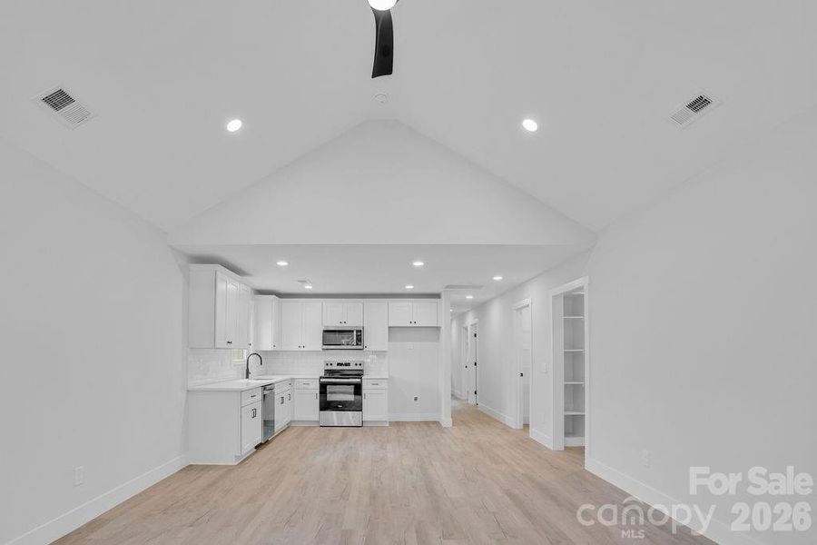 Spacious, unfurnished interior of a new home in , Bessemer City (Image 23).