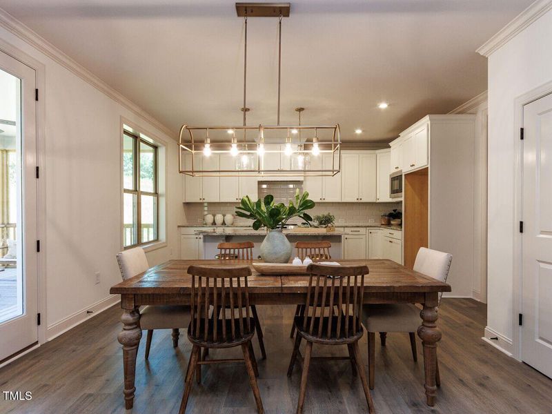 011-1280x960-breakfast-nook