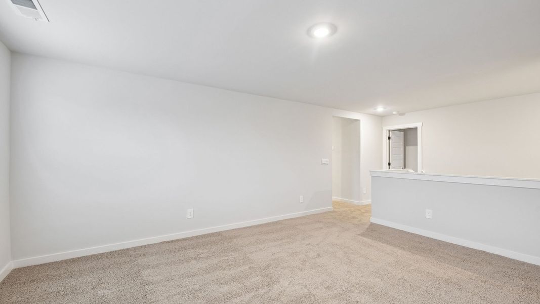 Spacious, unfurnished interior of a new home in Harvest Point, Spring Hill (Image 43).