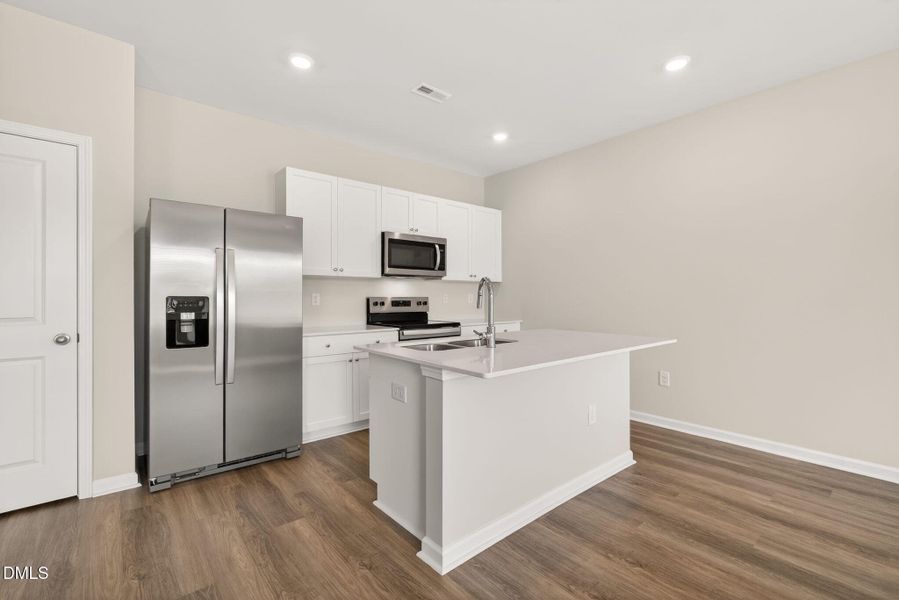 8-web-or-mls-DSC07617 8-web-or-mls-DSC07617