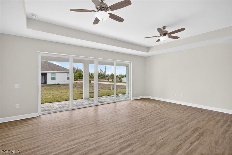 Spacious, unfurnished interior of a new home in Cape Coral, Cape Coral (Image 11).