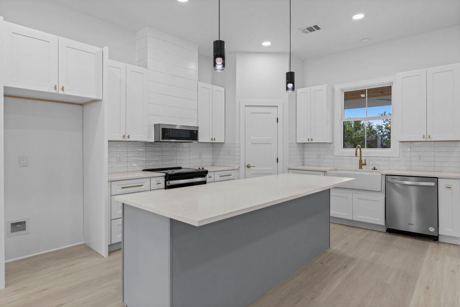 Furnished interior view inside a new home in , Wimberley (Image 7).