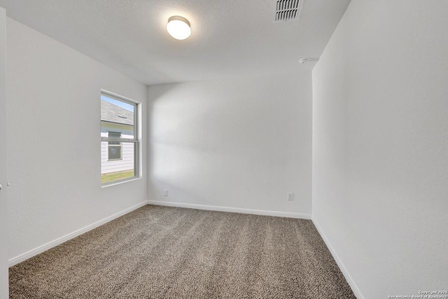 Spacious, unfurnished interior of a new home in Greenspoint Heights, Seguin (Image 12).