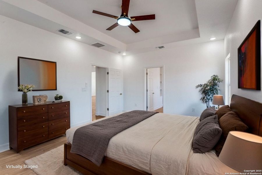 Furnished interior view inside a new home in , Floresville (Image 12).