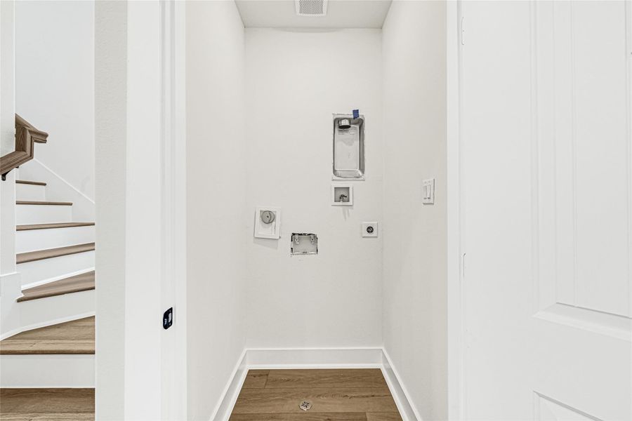 Spacious, unfurnished interior of a new home in , Houston (Image 20).