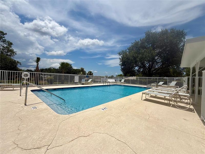Community amenities in , Beverly Hills (Image 45).