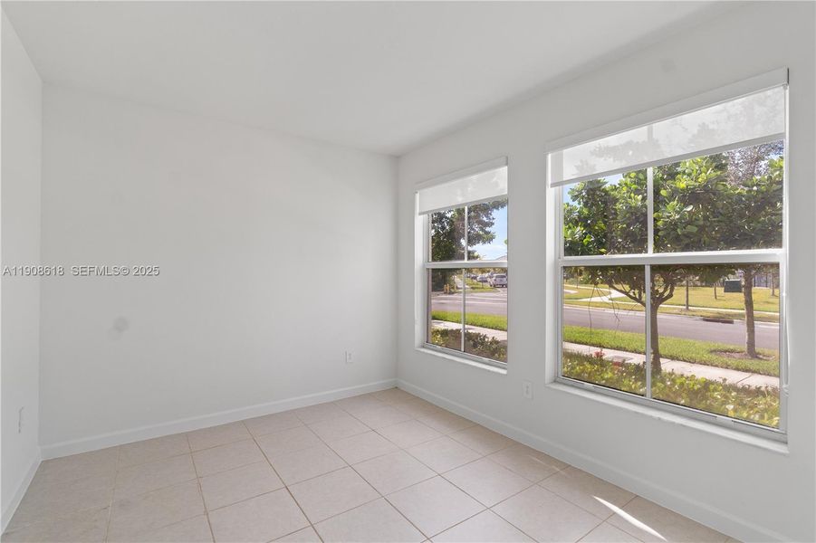Spacious, unfurnished interior of a new home in Harmony Parc, Homestead (Image 25).