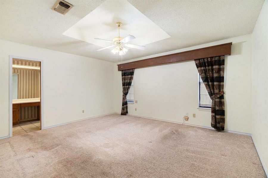 Spacious, unfurnished interior of a new home in , Paris (Image 15). Spacious, unfurnished interior of a new home in , Paris (Image 15).