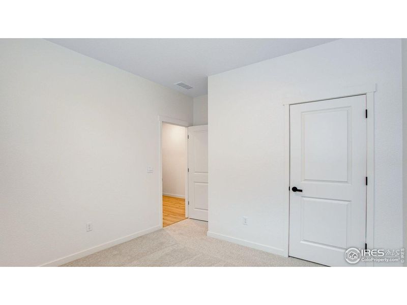 Spacious, unfurnished interior of a new home in Hansen Farm, Fort Collins (Image 19).