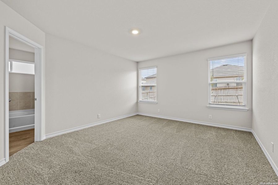 Spacious, unfurnished interior of a new home in Redbird Ranch, San Antonio (Image 16).