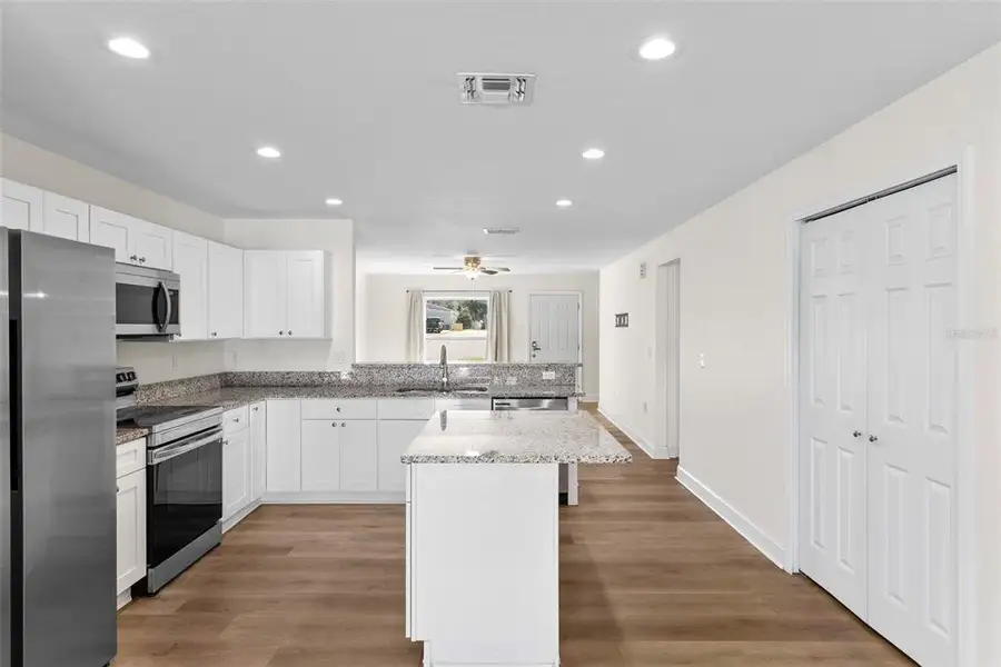 Furnished interior view inside a new home in , Auburndale (Image 5).