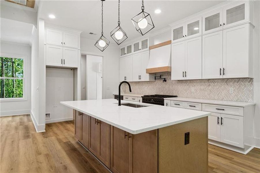 Furnished interior view inside a new home in , Jasper (Image 13).