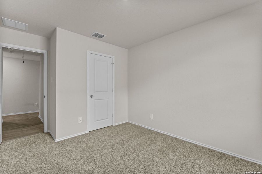 Spacious, unfurnished interior of a new home in Swenson Heights, Seguin (Image 16).