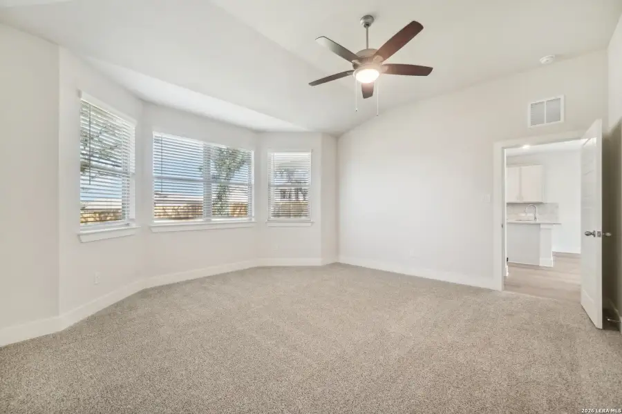 Spacious, unfurnished interior of a new home in , San Antonio (Image 26).