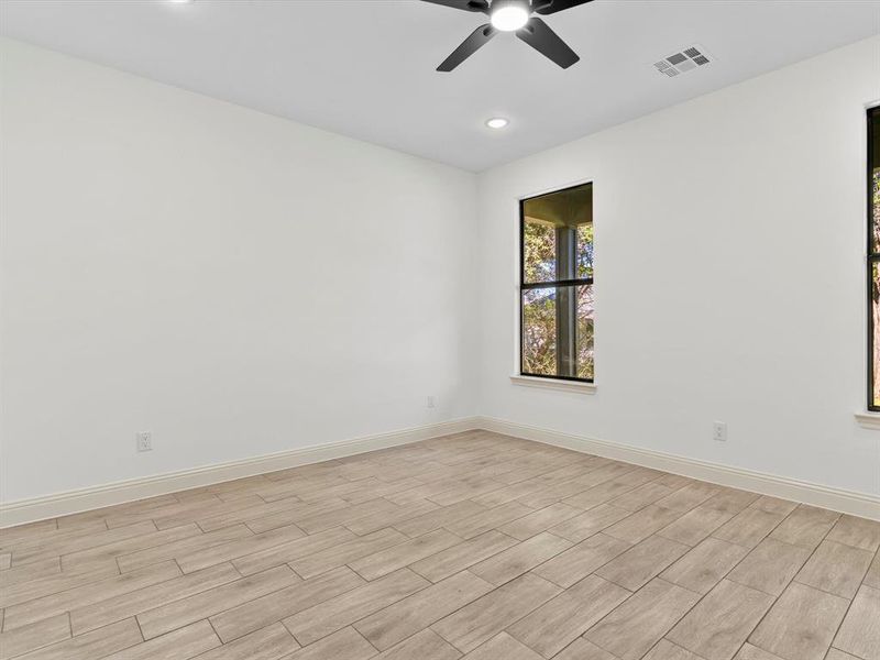 Spacious, unfurnished interior of a new home in , Granbury (Image 37).
