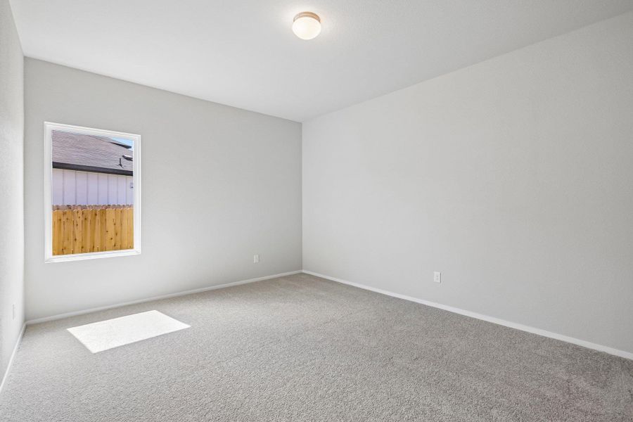 Spacious, unfurnished interior of a new home in Cloverleaf, Austin (Image 30).