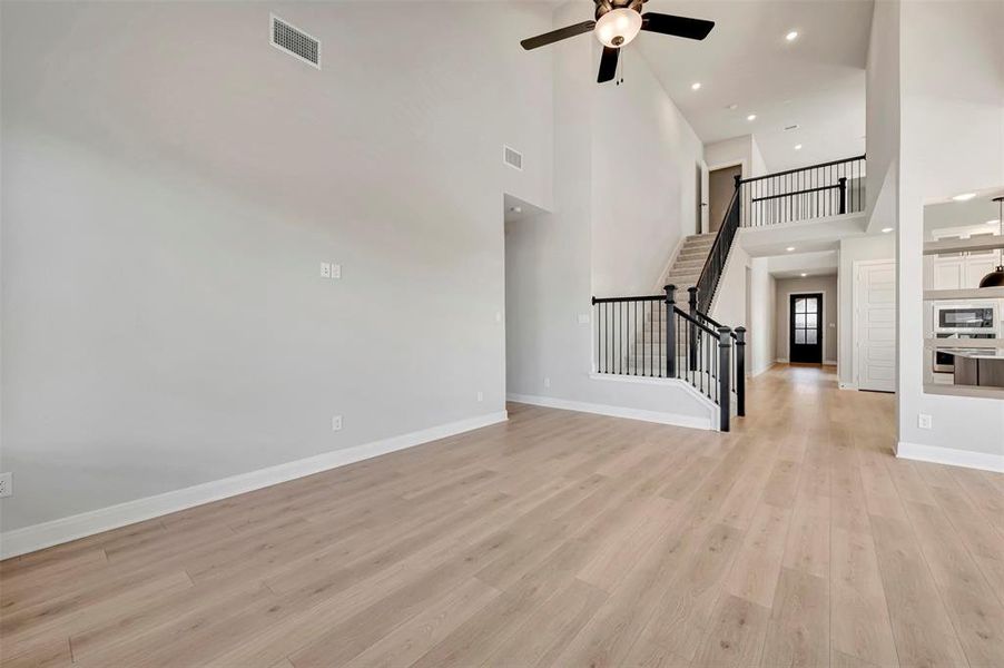 Spacious, unfurnished interior of a new home in Pecan Square - Gardens, Northlake (Image 22).