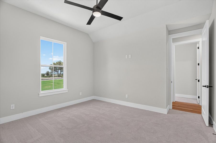 Spacious, unfurnished interior of a new home in Timberview Preserves, Weatherford (Image 34).
