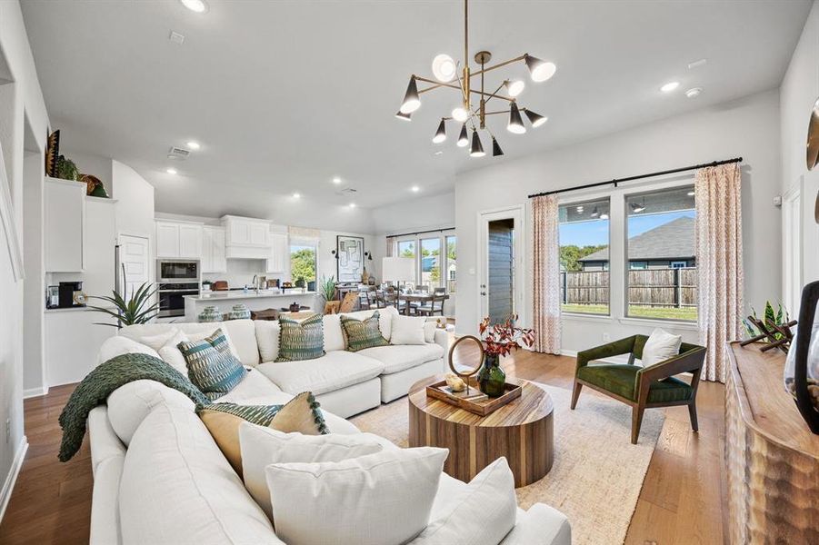 13-web-or-mls-722-tinsley-mdws-dr