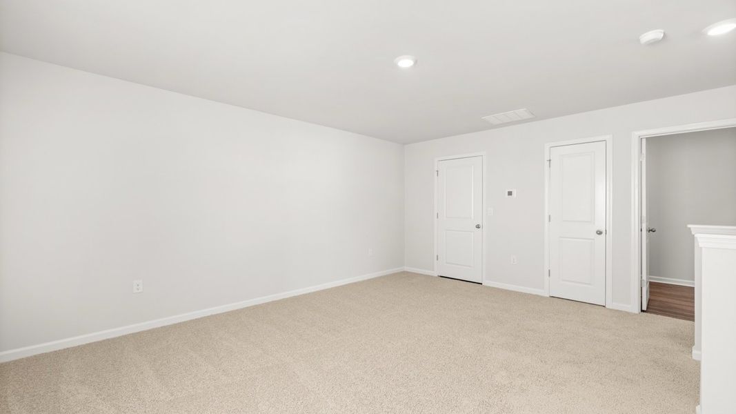 Spacious, unfurnished interior of a new home in Byrd Village, Graniteville (Image 19).