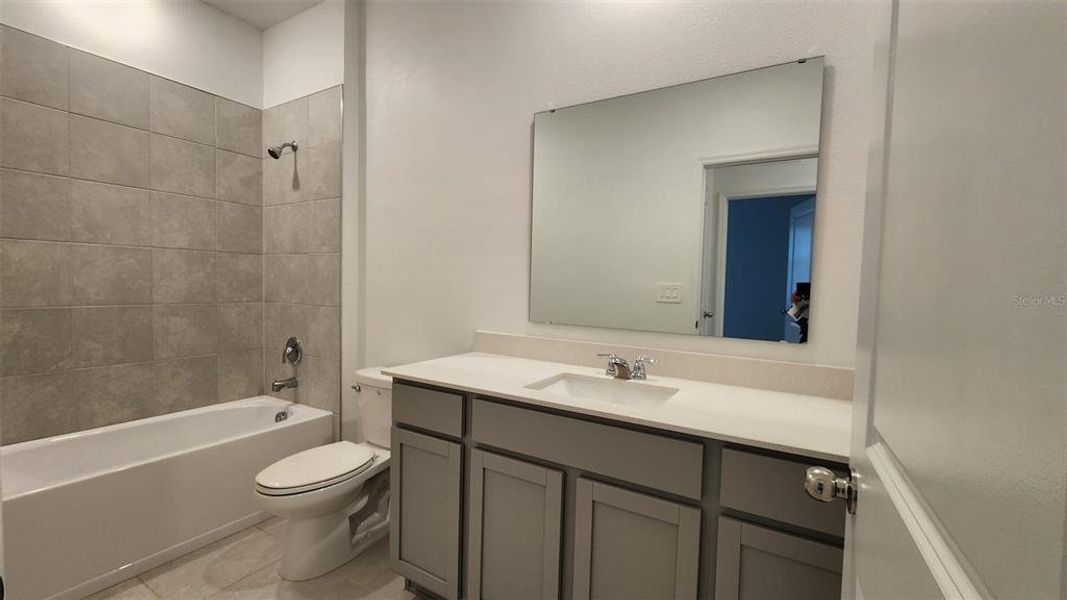 Furnished interior view inside a new home in Knightsbridge, Kissimmee (Image 5).