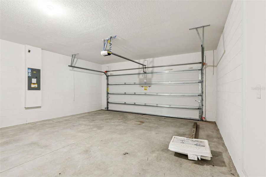 Spacious, unfurnished interior of a new home in The Reserve at Twin Lakes, St. Cloud (Image 20).