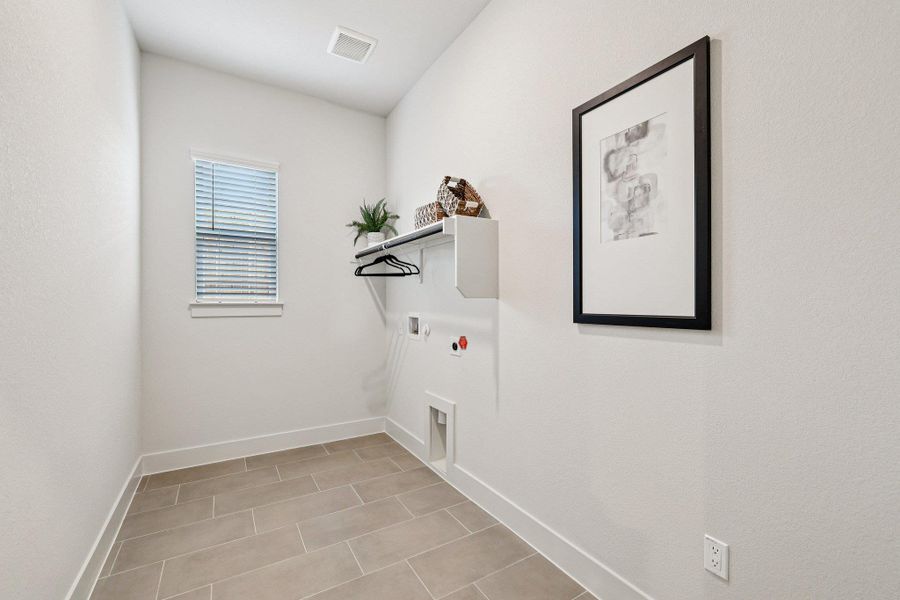 MOVE-IN READY! MOVE-IN READY!