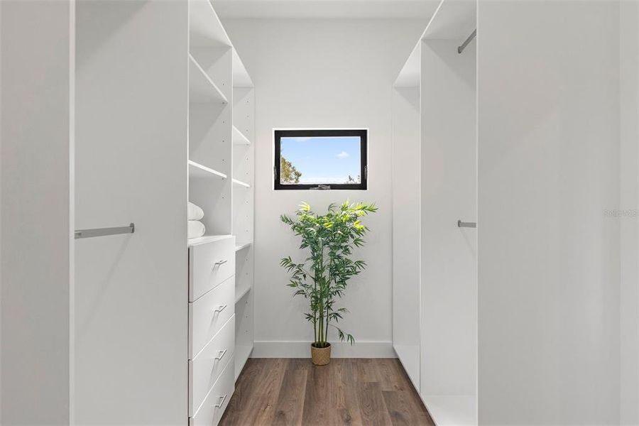 Spacious, unfurnished interior of a new home in , St. Petersburg (Image 43).