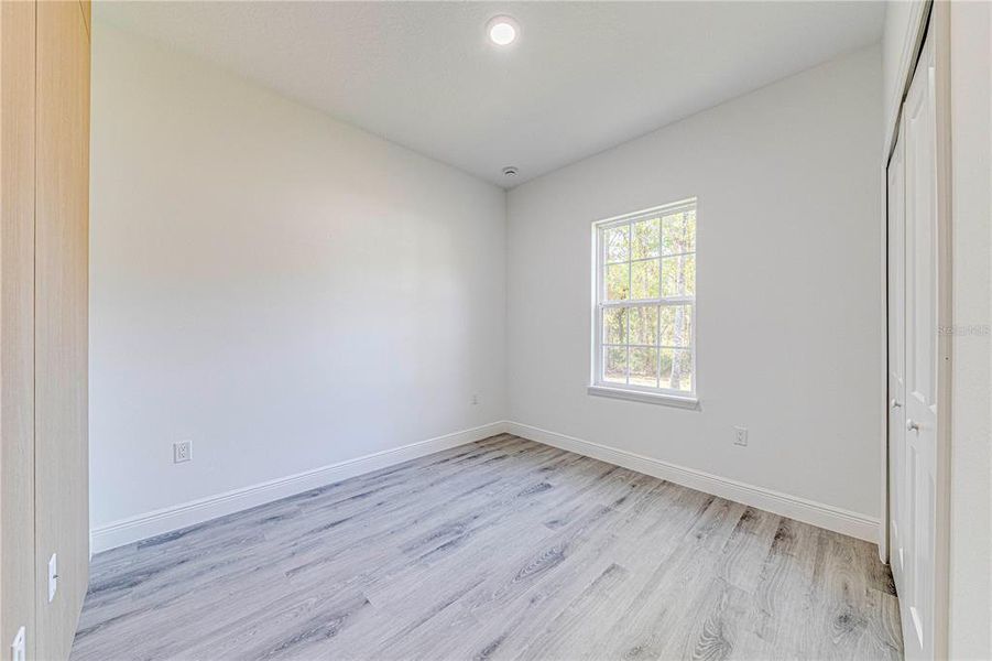 Spacious, unfurnished interior of a new home in , Citrus Springs (Image 33).