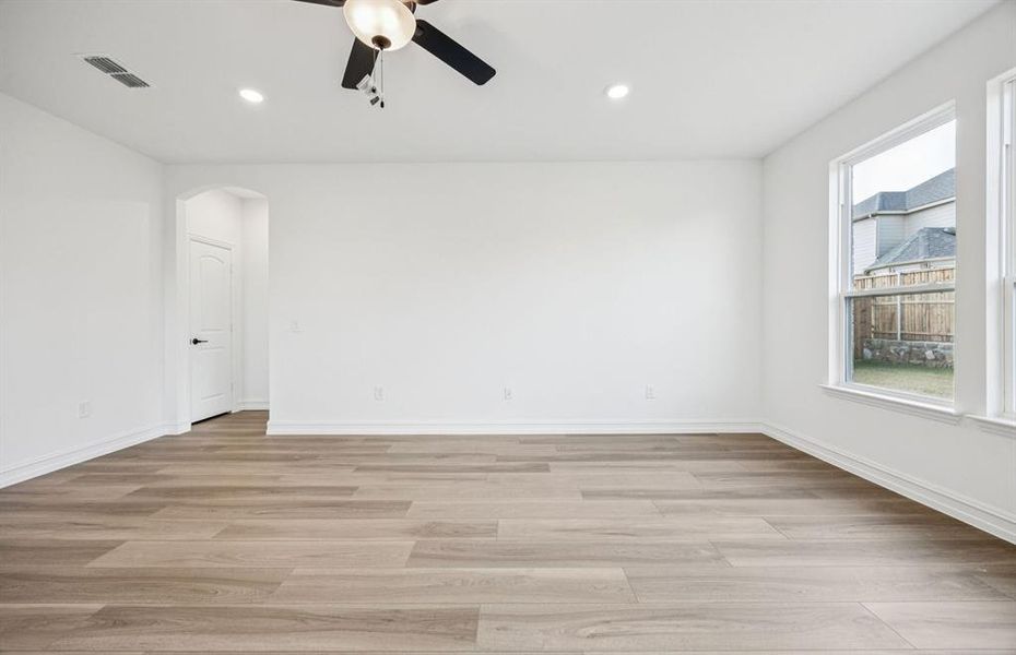 Airy gathering room Airy gathering room