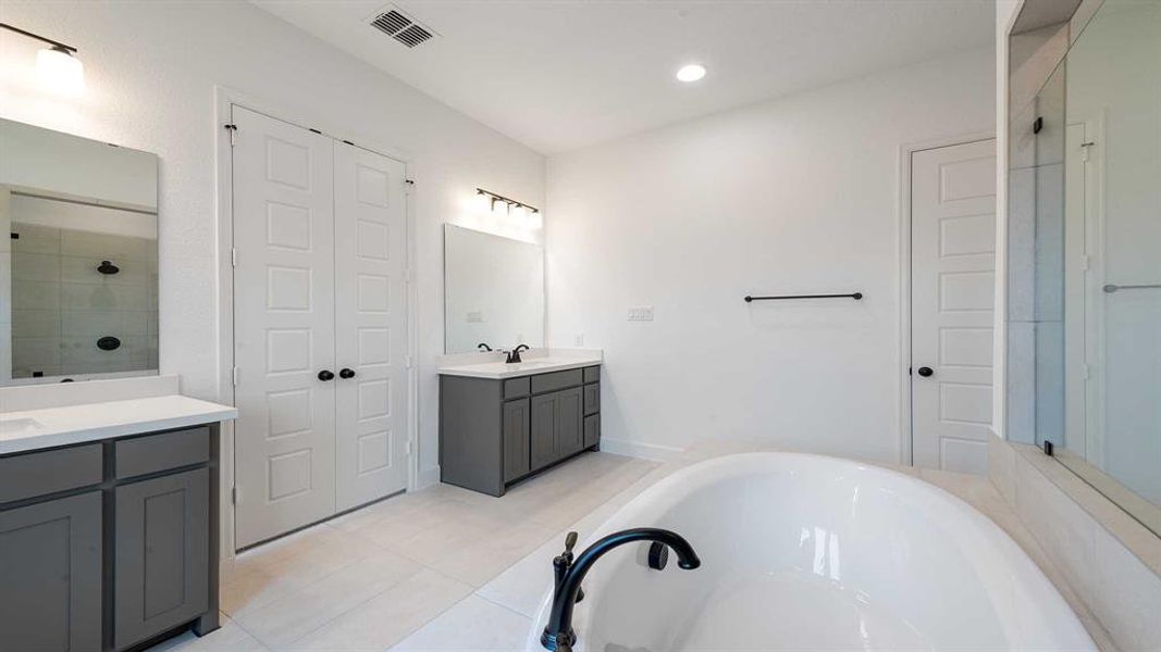 Furnished interior view inside a new home in Devonshire 55', Forney (Image 6). Furnished interior view inside a new home in Devonshire 55', Forney (Image 6).