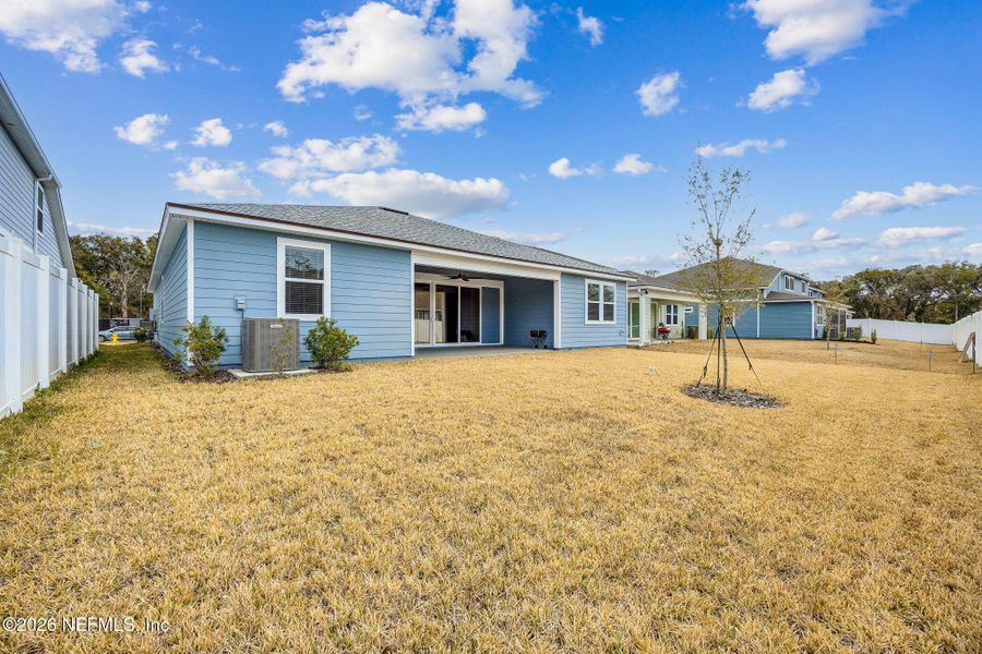 Exterior details and patio area of a home in Wingate Landing, Jacksonville (Image 4).