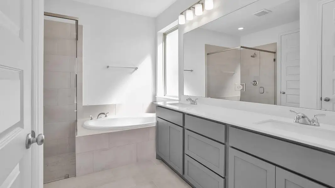 Furnished interior view inside a new home in Grand Central Park 45', Conroe (Image 6). Furnished interior view inside a new home in Grand Central Park 45', Conroe (Image 6).