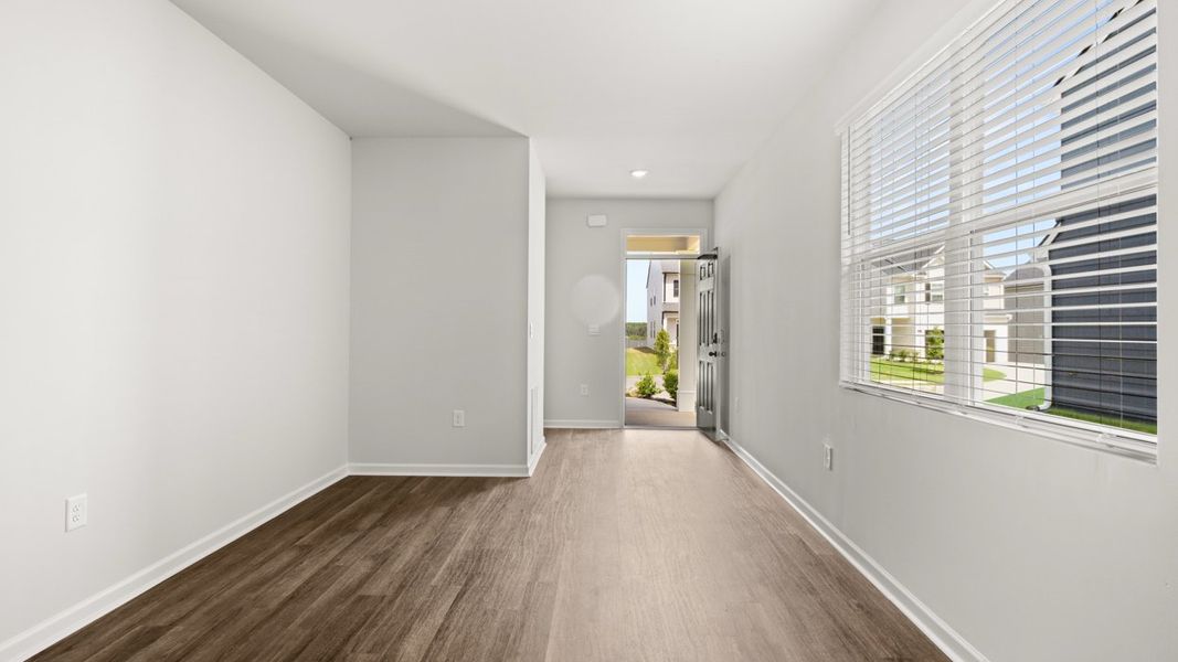 Spacious, unfurnished interior of a new home in Captain's Corner, Grovetown (Image 9).