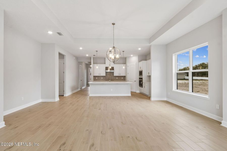 Spacious, unfurnished interior of a new home in Sandy Ridge, Yulee (Image 19).