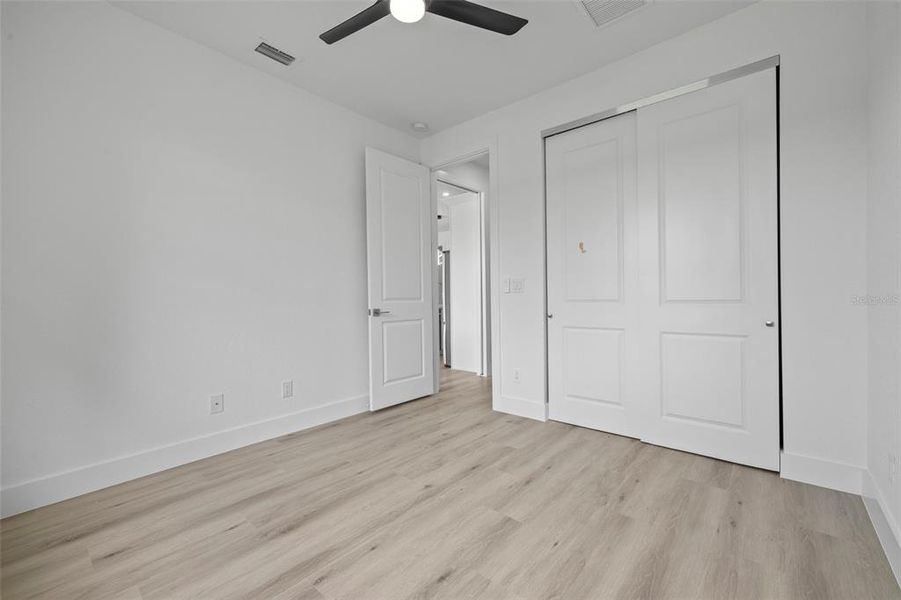 Spacious, unfurnished interior of a new home in , Port Charlotte (Image 15).