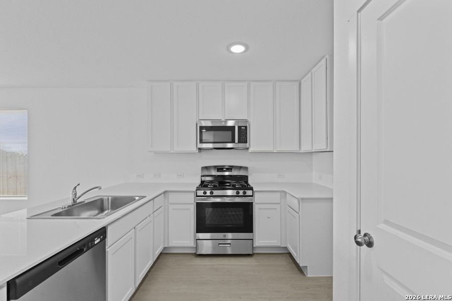 Furnished interior view inside a new home in Friendship Oaks, Fredericksburg (Image 7).