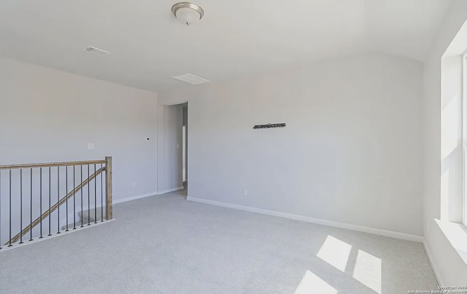 Spacious, unfurnished interior of a new home in Hunter's Ranch, San Antonio (Image 9). Spacious, unfurnished interior of a new home in Hunter's Ranch, San Antonio (Image 9).