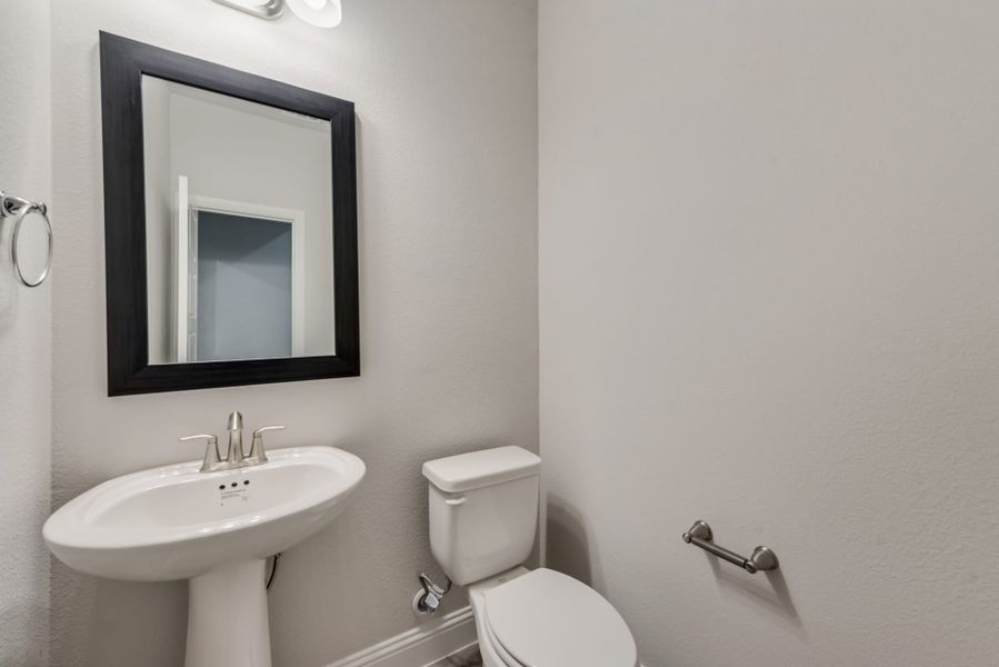 Furnished interior view inside a new home in Nelson Lake, Rockwall (Image 6).