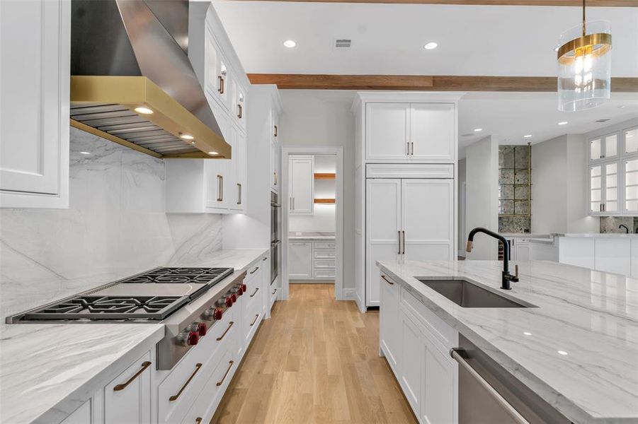 Luxury appliances with pantry/scullery