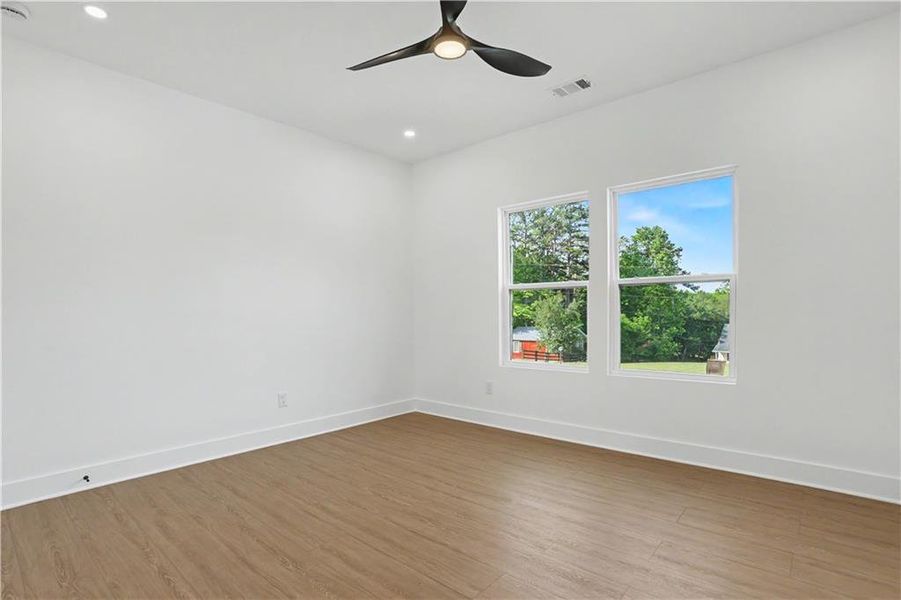 Spacious, unfurnished interior of a new home in , Gainesville (Image 35).
