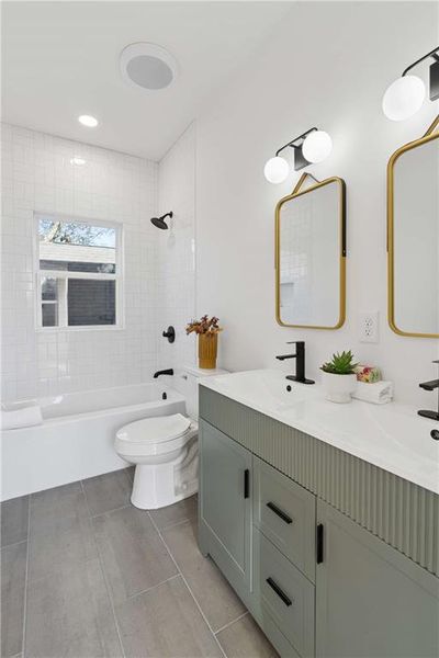 Furnished interior view inside a new home in , Atlanta (Image 17).