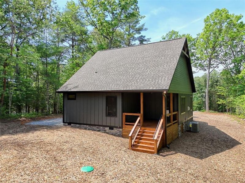 Exterior details and patio area of a home in , Blairsville (Image 25).
