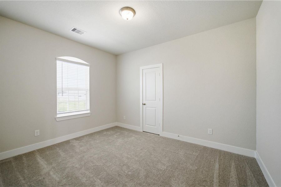 Spacious, unfurnished interior of a new home in Sunterra Lakes, Brookshire (Image 36). Spacious, unfurnished interior of a new home in Sunterra Lakes, Brookshire (Image 36).